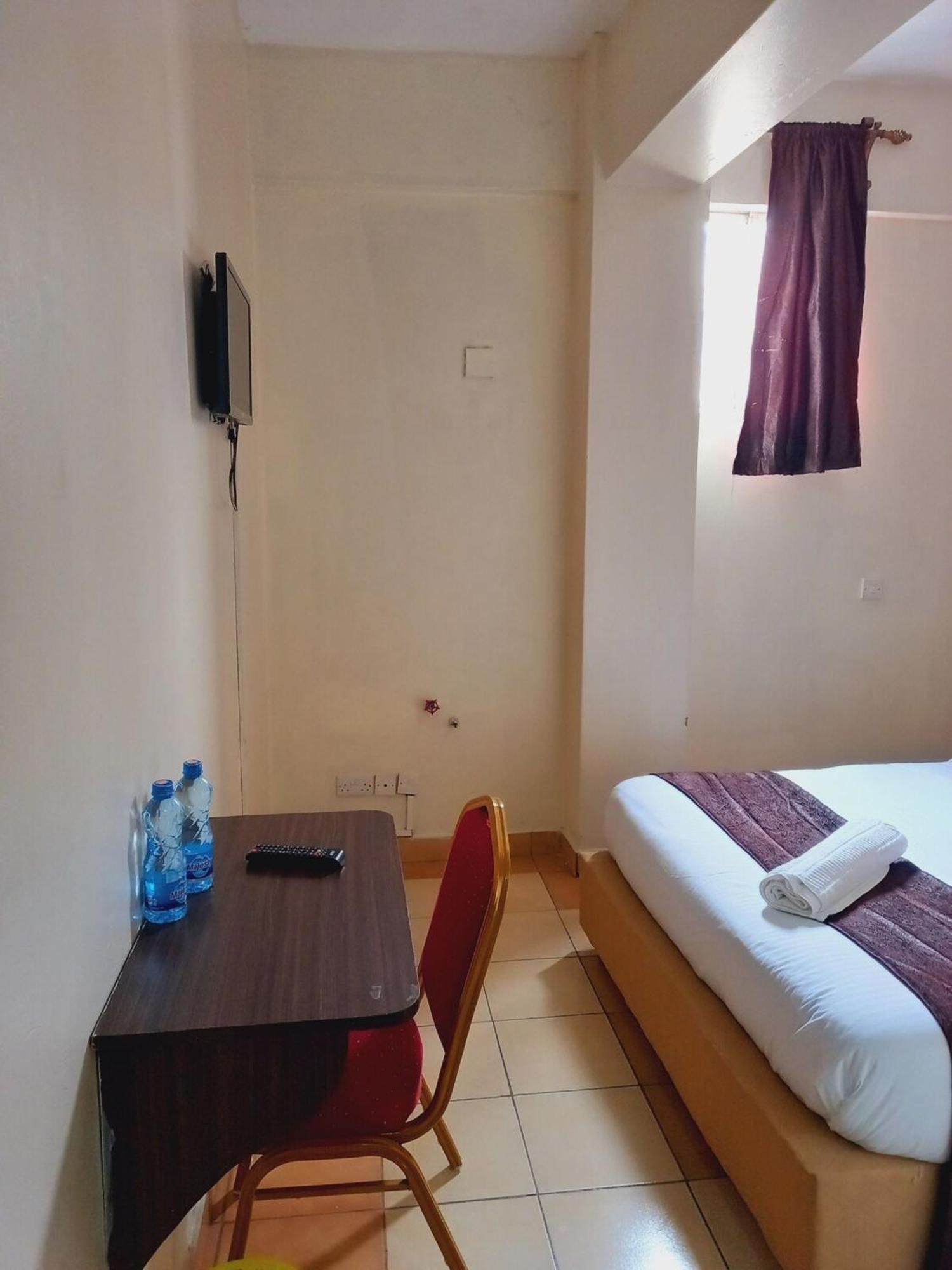 Fahari Bliss Hotel Найроби Екстериор снимка